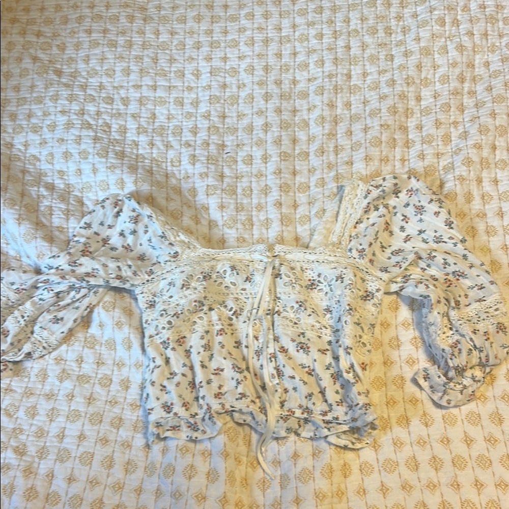 American Eagle Outfitters Cream Ruffled Tie Front Blouse